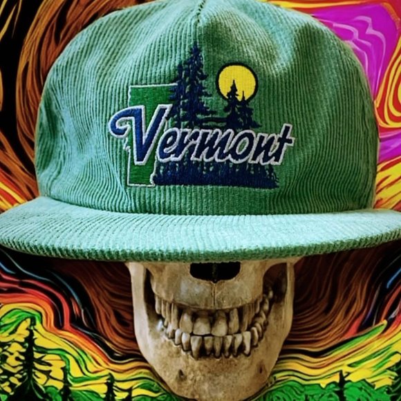 Green Corduroy Trucker Cap Vermont Hat Embroidered VT Phish Vermonter Gift Moon - Picture 2 of 2